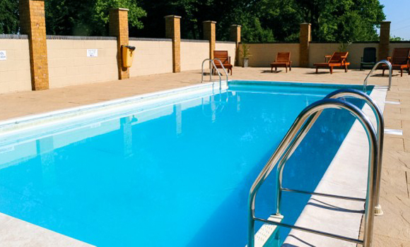 Outdoor swimming pool